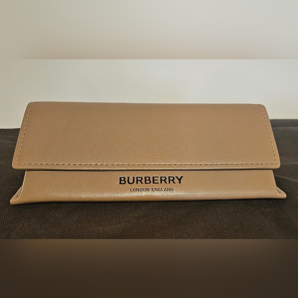 Burberry Beige Leather Wallet